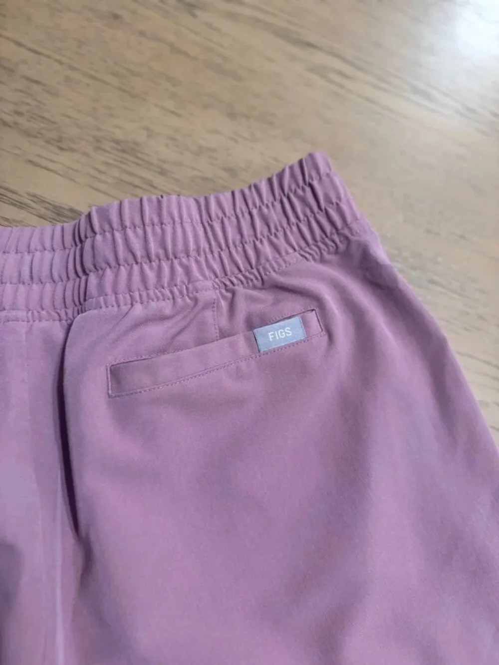 FIGS Technical Collection Jogger Scrub Pants Dusty Rose Pink Women’s Medium - Picture 4 of 8